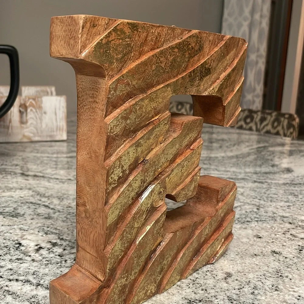 Wooden letter E - Picture 2 of 5